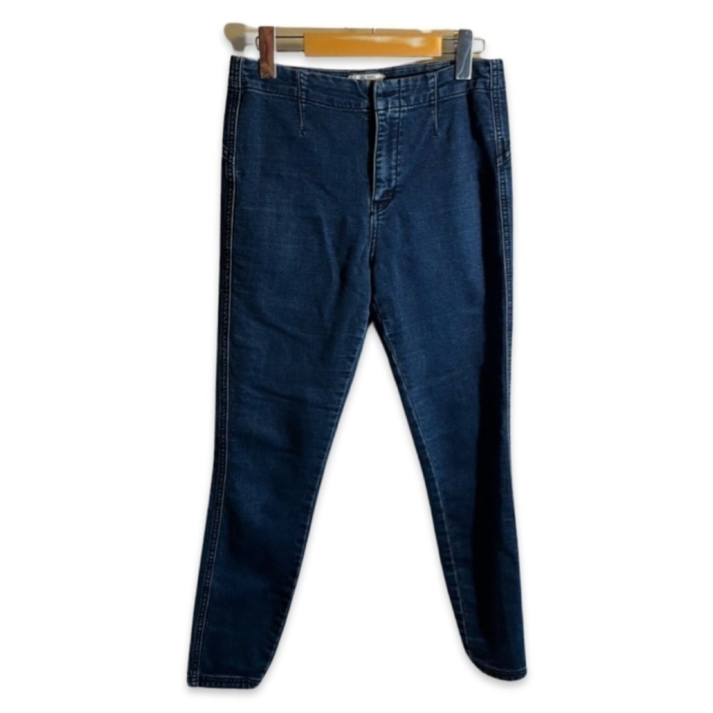 FREE People Size 28 Skinny Jean Mid Wash Size 5/6 approx